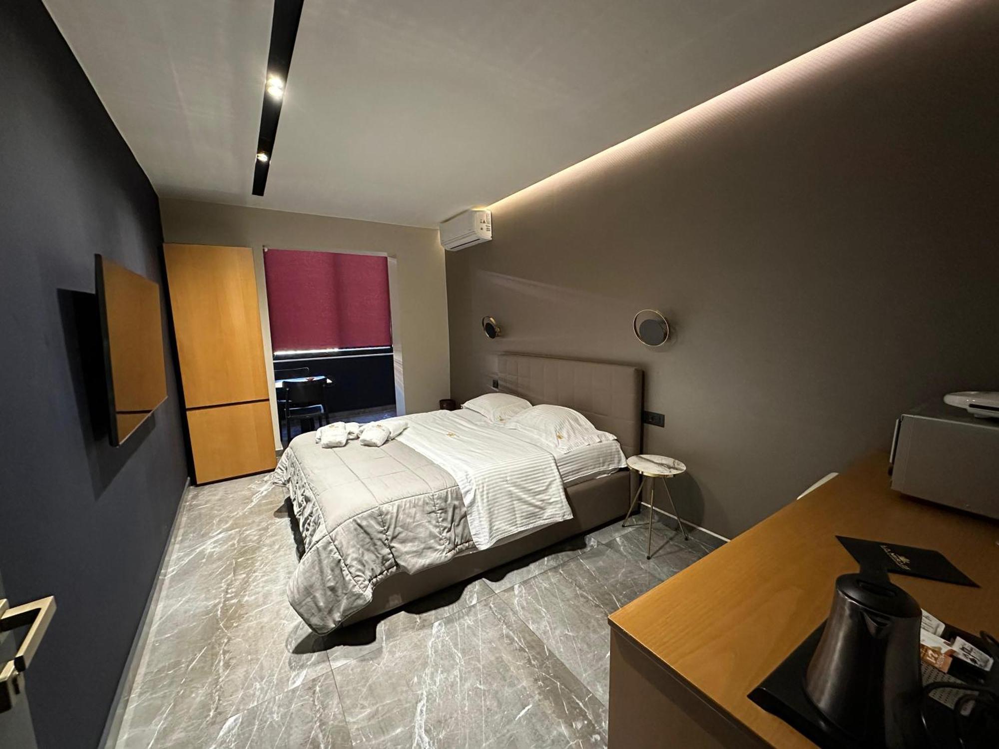 La Mirage Suites & Apartments Tirana Exterior photo